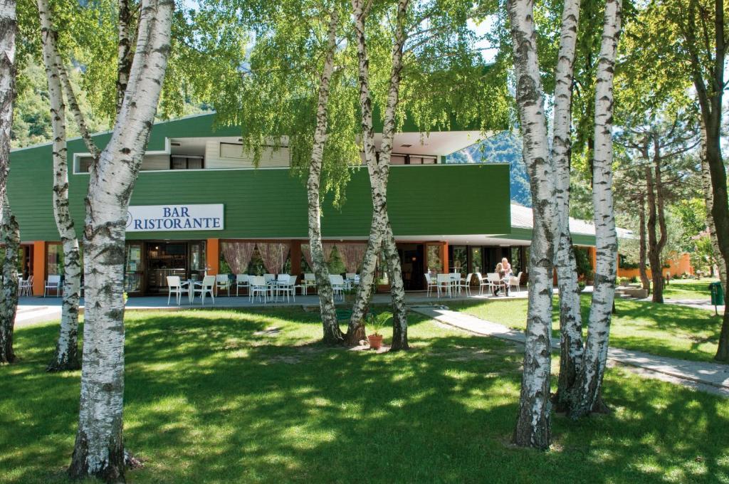 Hotel Carnia Venzone Exteriör bild