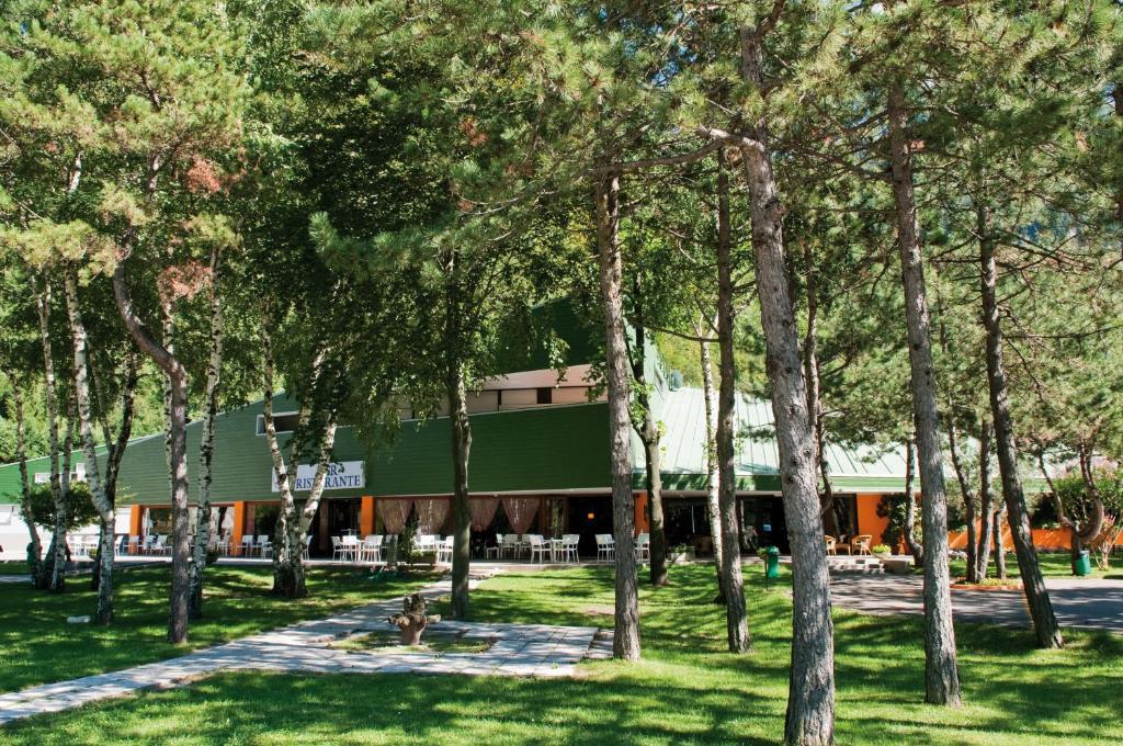 Hotel Carnia Venzone Exteriör bild